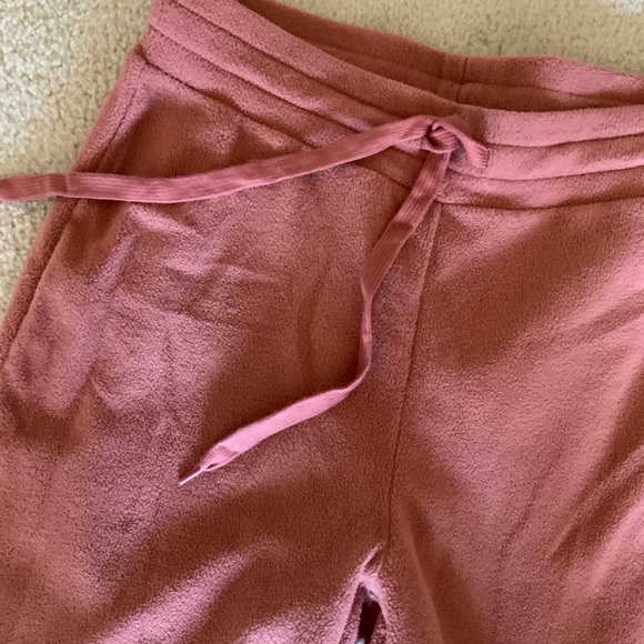 Fluffy Comfortable Pyjama Set - Picture 5 of 5